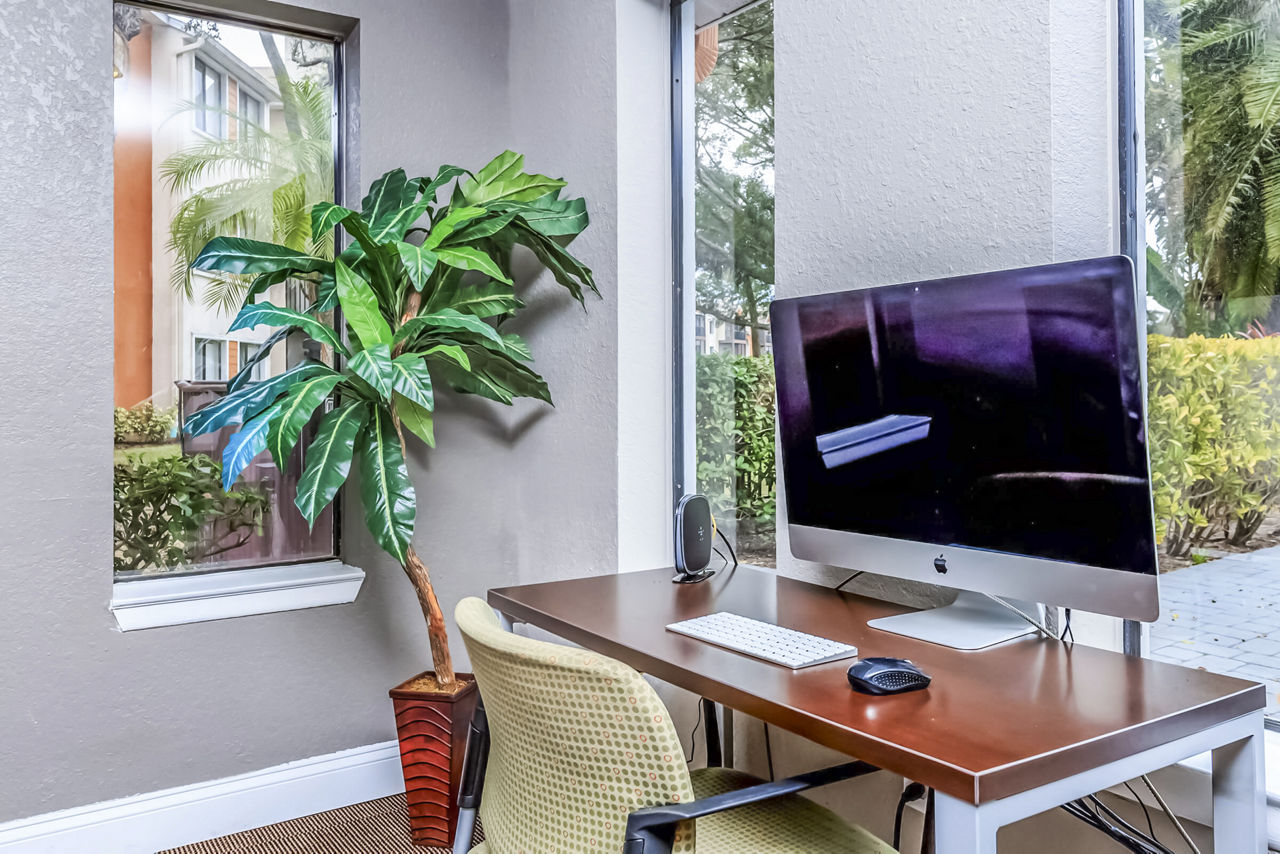 Work space at Avana Lakeview