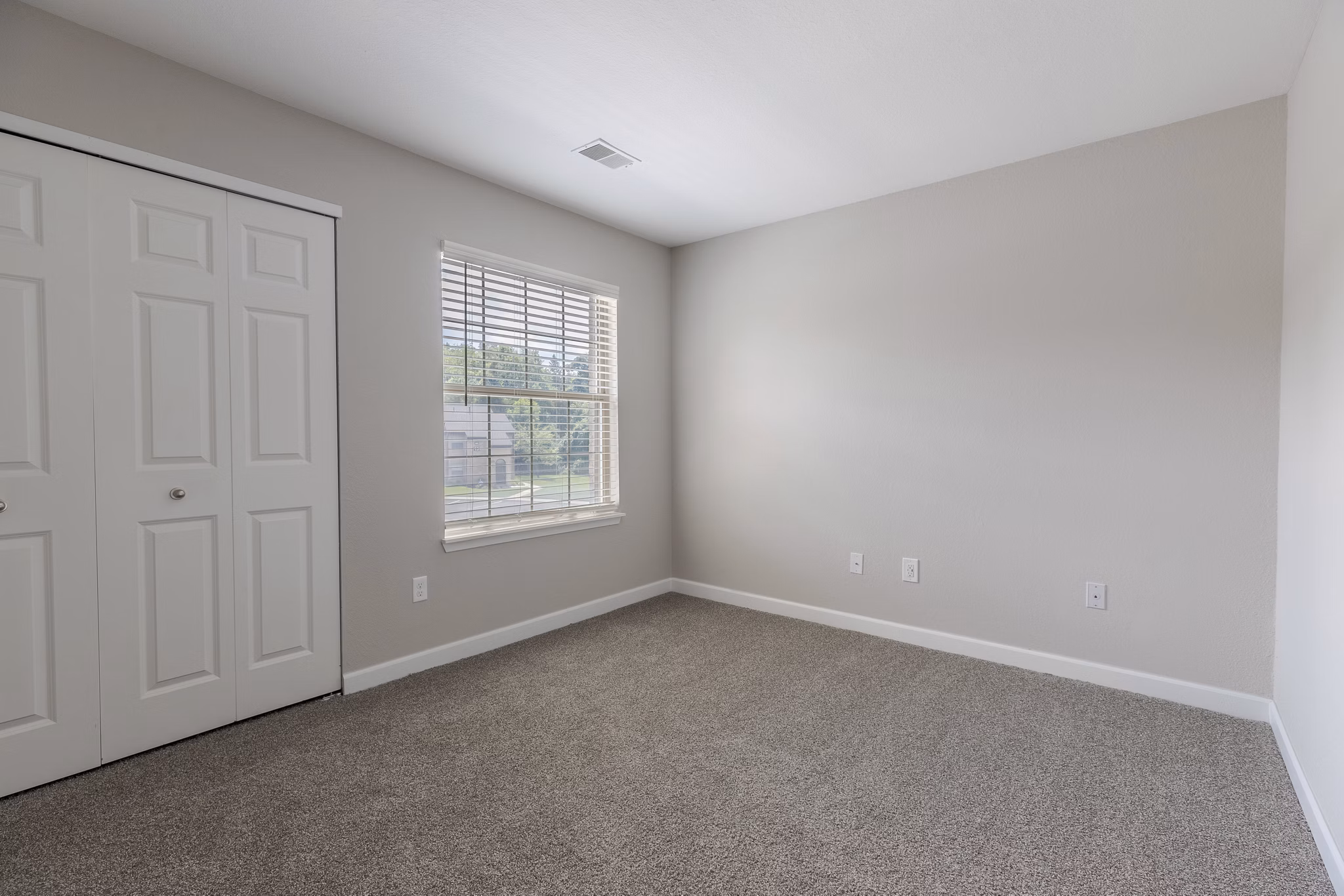 bedroom at Heather Ridge Apartments 