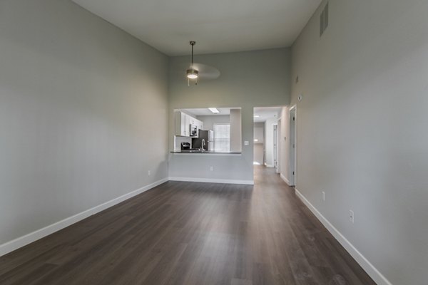 living room at Heather Ridge Apartments 