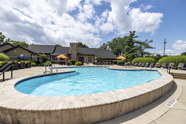 pool at Heather Ridge Apartments 