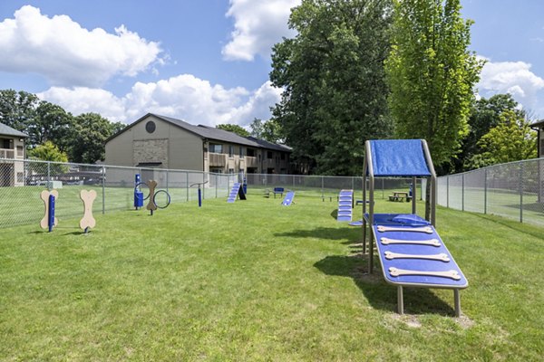 recreational area at Heather Ridge Apartments 