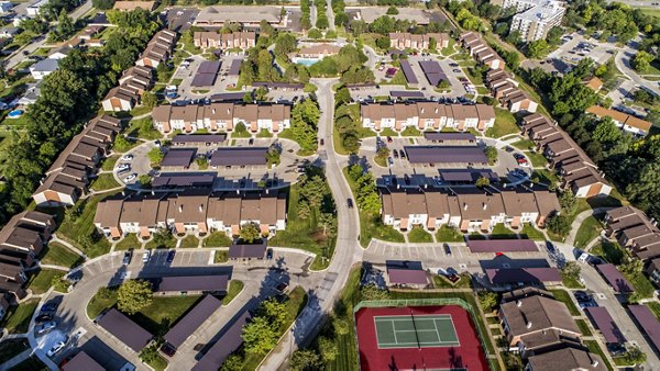 Laurel Valley Apartments: Elegant building in scenic neighborhood