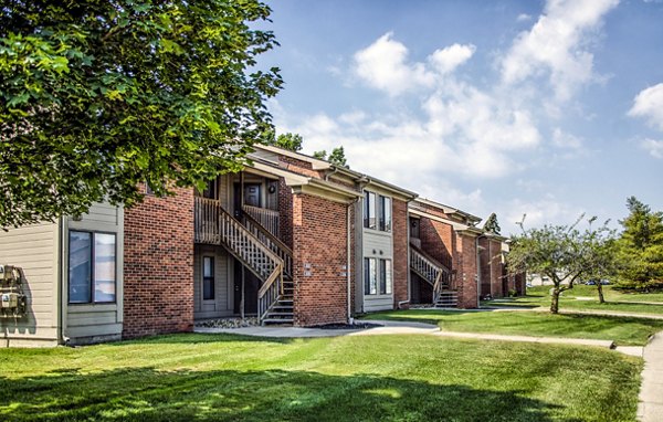 Laurel Valley Apartments: Elegant architecture at luxury apartments in scenic neighborhood