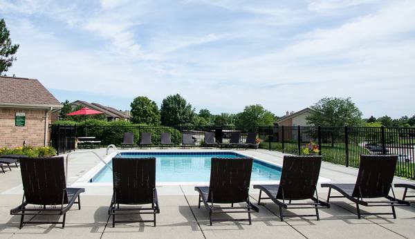 pool at Pine Ridge Apartments