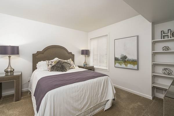 bedroom at Shoal Creek Apartments