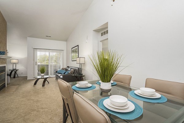 dining area at Shoal Creek Apartments