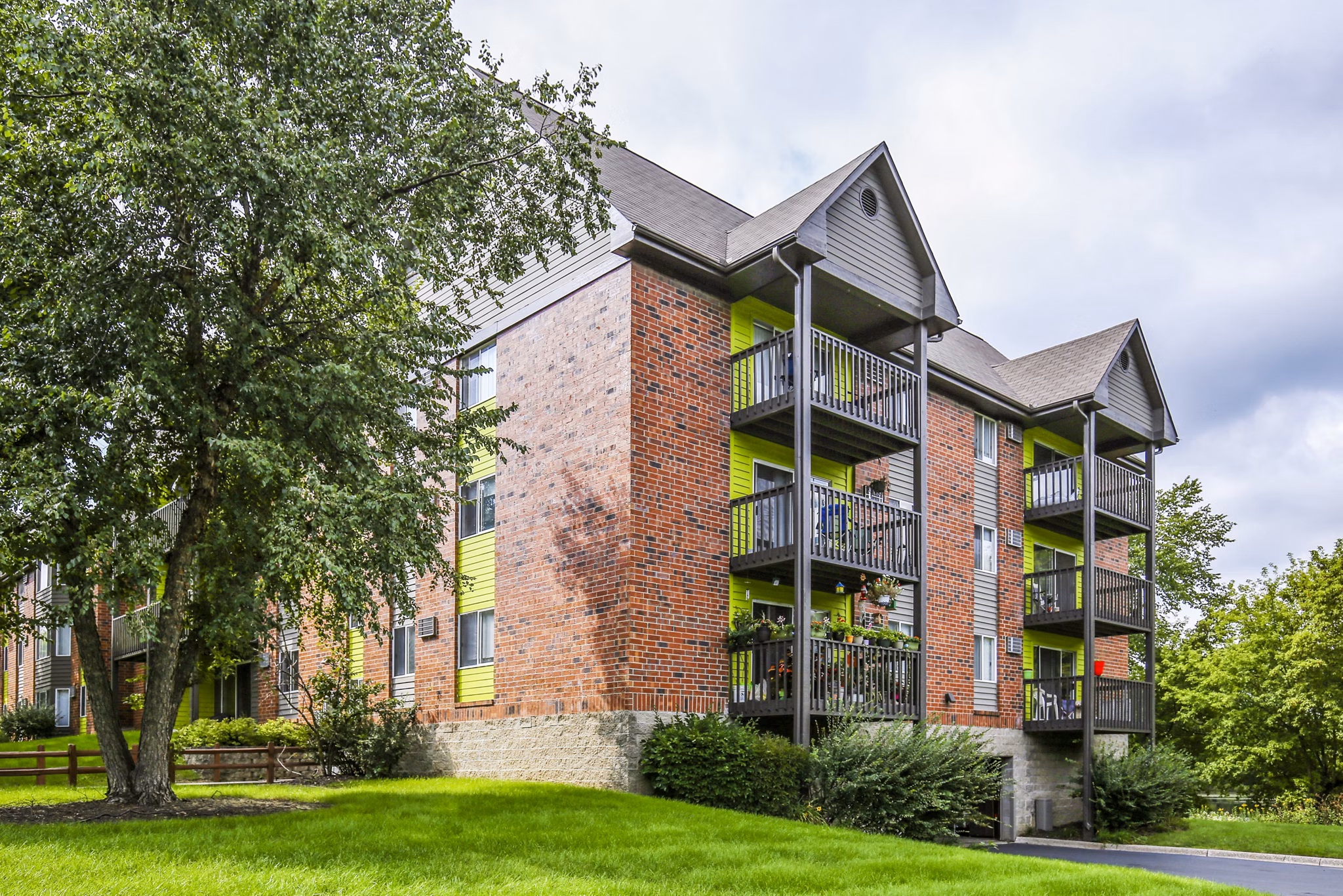 Avana West Park: Elegant building at luxury apartments in Richmond