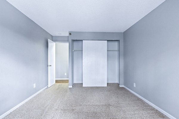 Stylish bedroom with contemporary design at Avana West Park Apartments