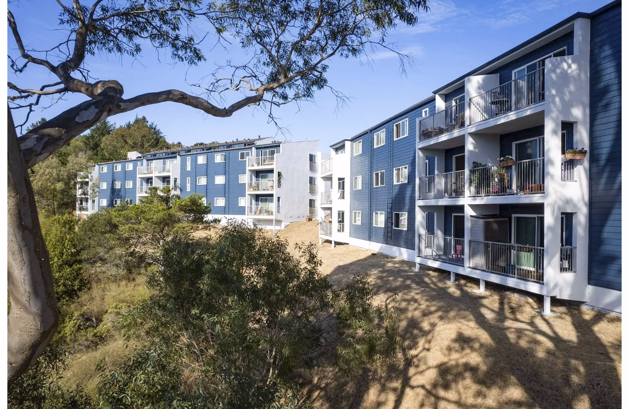 building/exterior at Summit at Sausalito Apartments