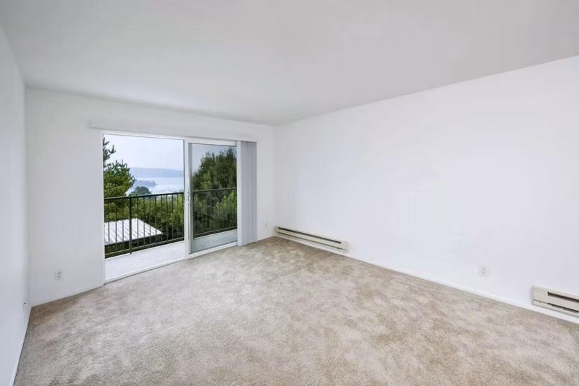 living room at Summit at Sausalito Apartment