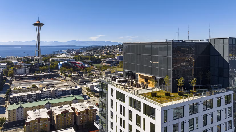 Waverly Apartments: Waterfront view luxury apartments in Seattle
