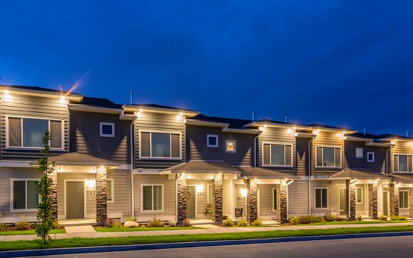 building/exterior at Sky Meadow Villas Apartments