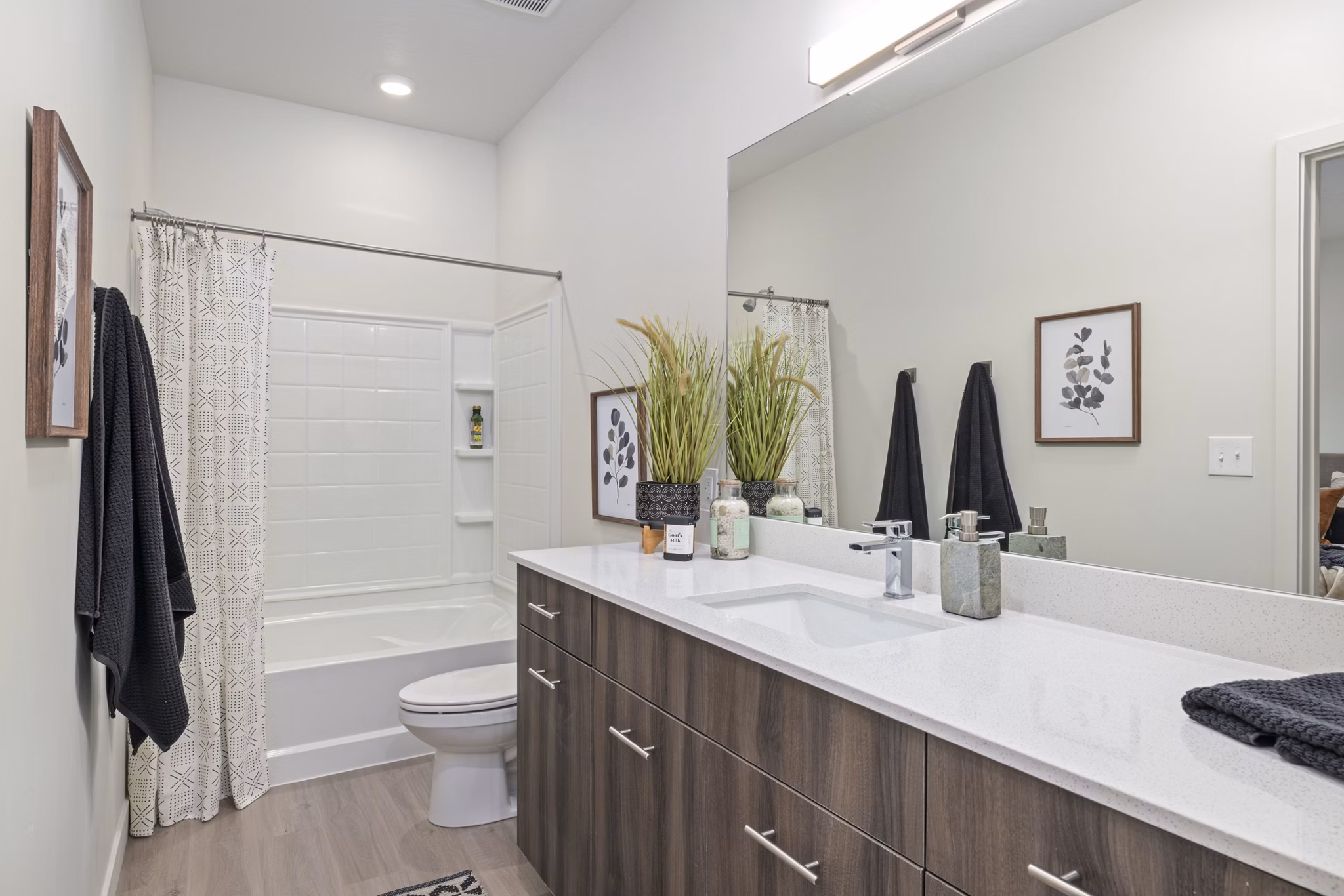 bathroom at Sky Meadow Villas Apartments