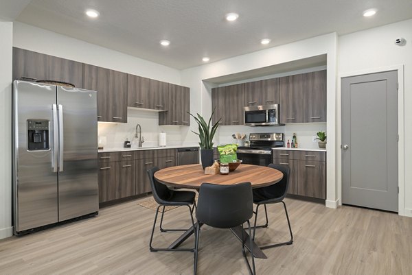 dining area at Fossil Cove Apartments