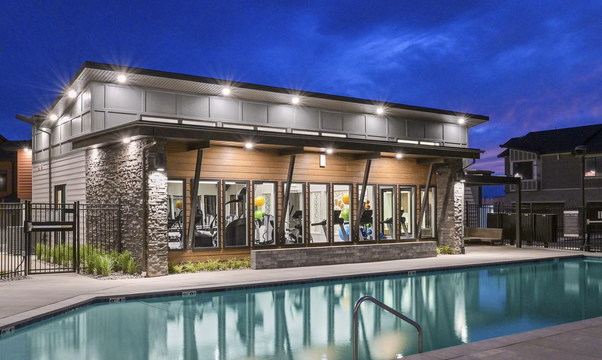 pool at Fossil Cove Apartments 