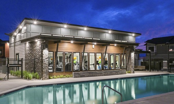 pool at Fossil Cove Apartments 