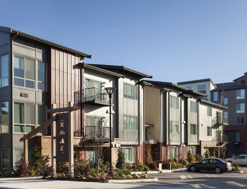 Spencer 68 Kenmore Wa 2 of 12