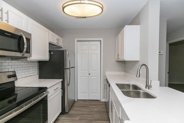 kitchen at Ridgemont at Stringers Ridge Apartments