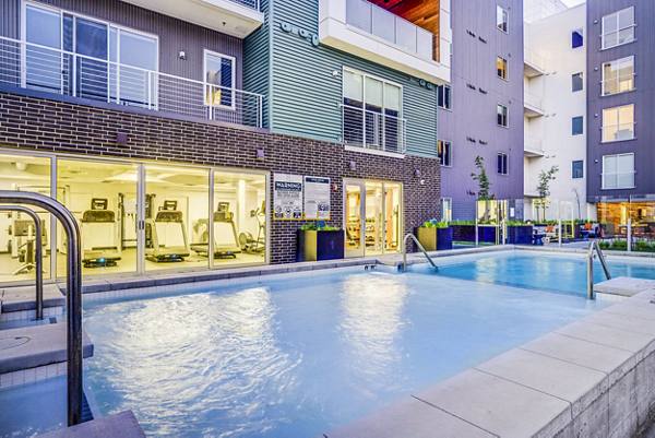 pool at Harvest Apartments