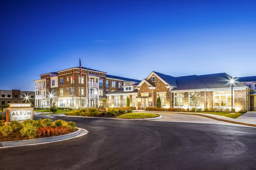 Album Indian Lake Apartments: Elegant at luxury Greystar apartments in scenic Hendersonville
