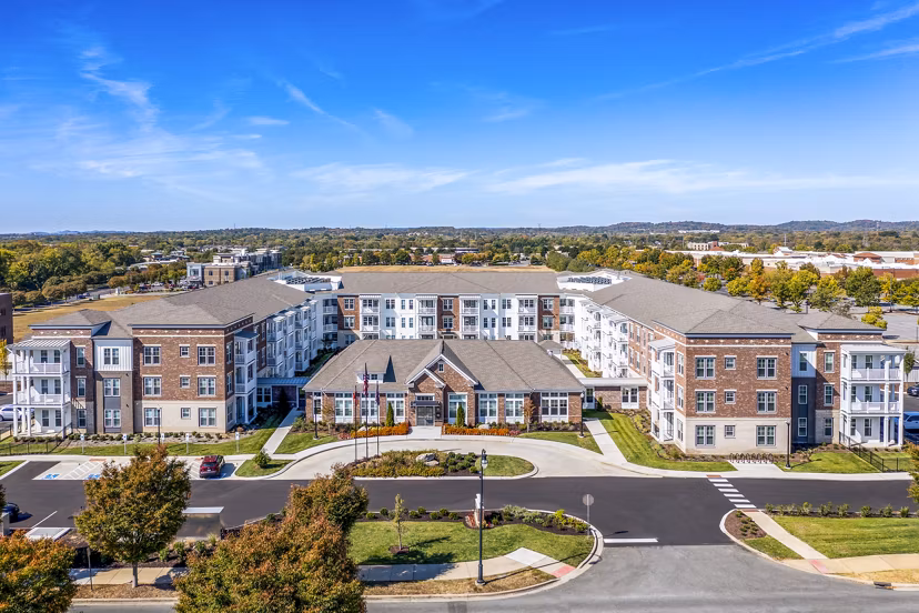 Album Indian Lake Apartments: Contemporary luxury building in Hendersonville