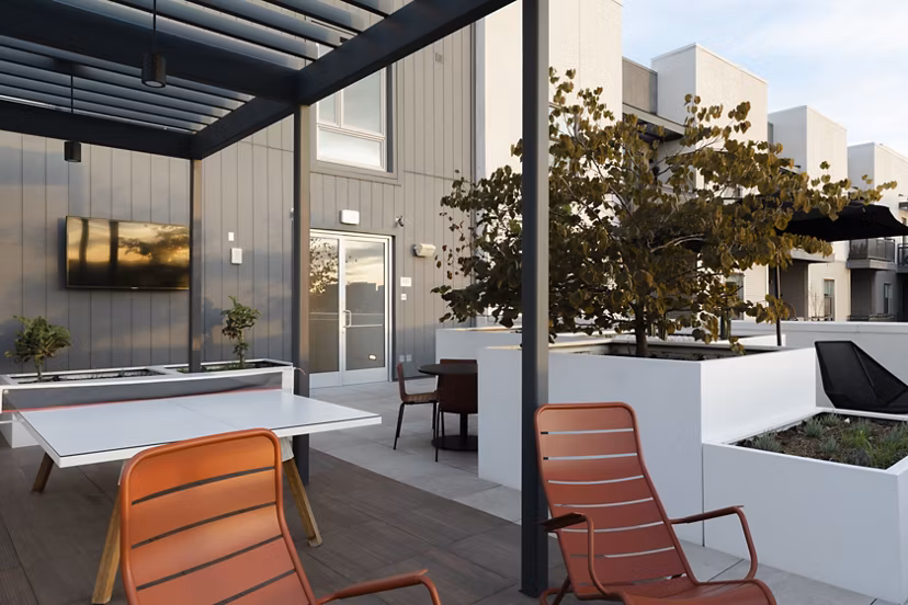 rooftop deck at Vert Apartments