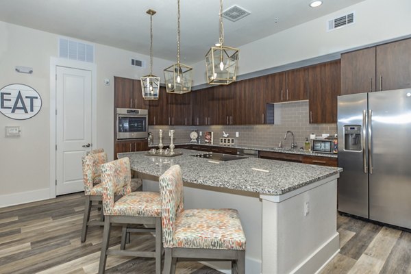 Clubhouse at Ivy Point Kingwood Apartments