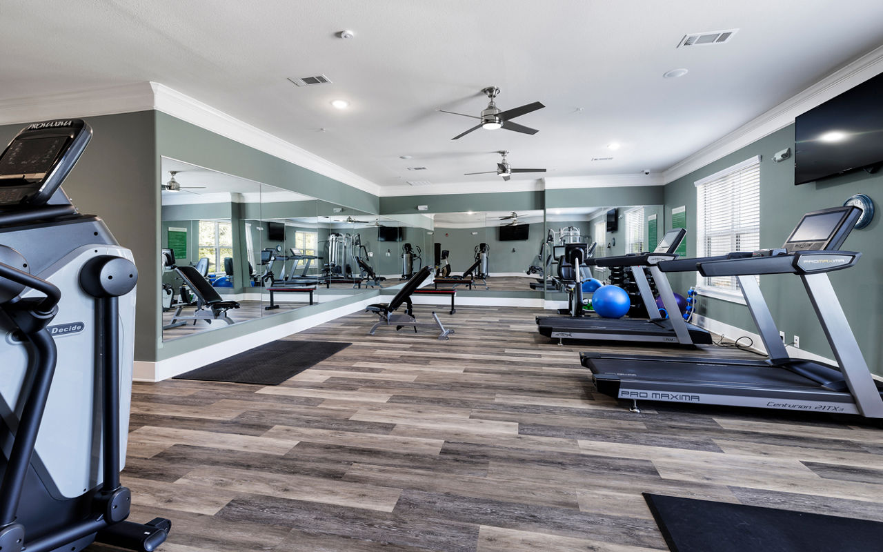Gym at Ivy Point Kingwood (2 of 3)