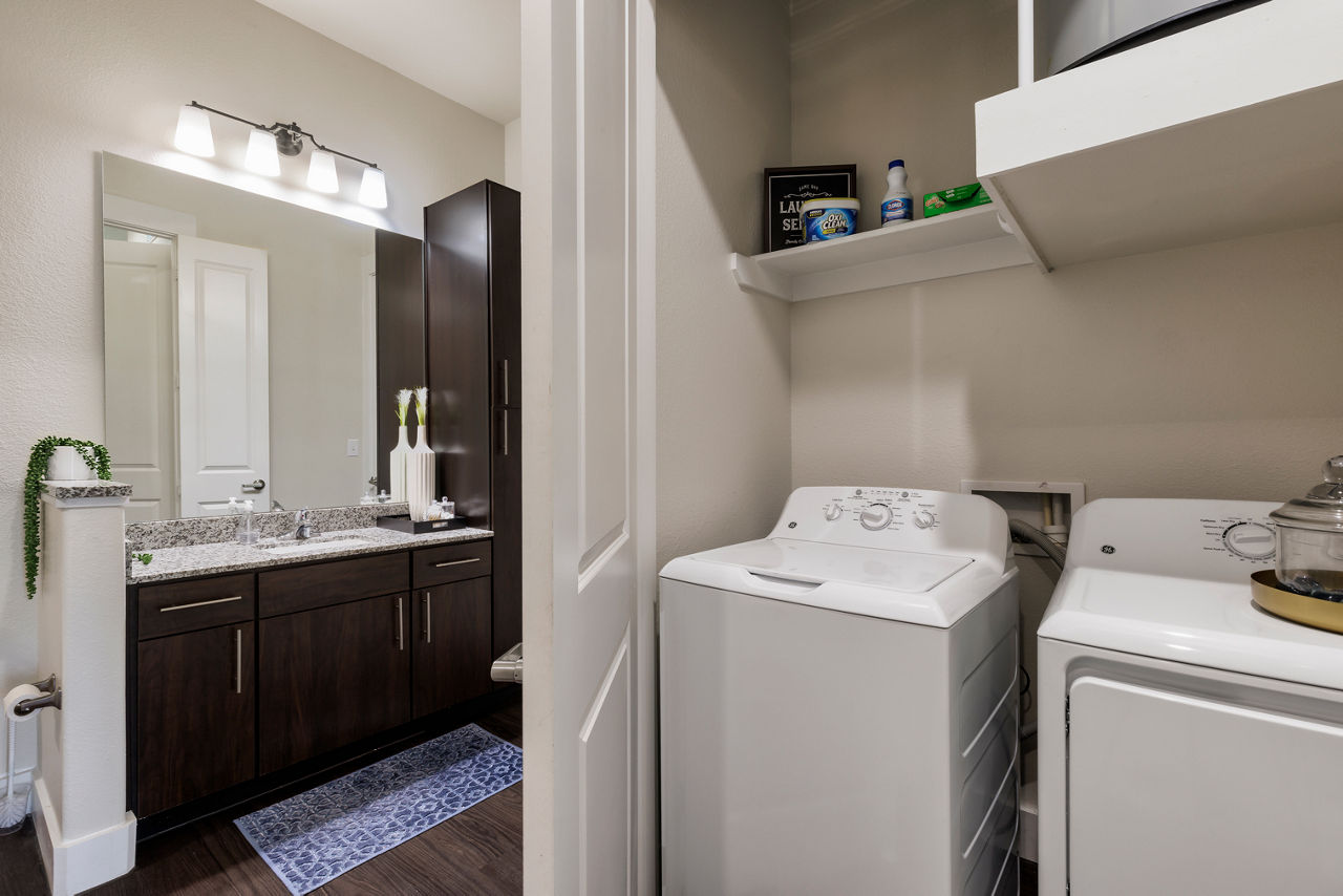 Laundry room at Ivy Point Kingwood
