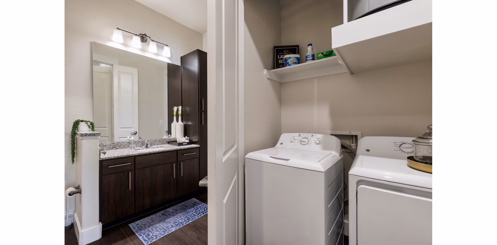 laundry facility at Ivy Point Kingwood