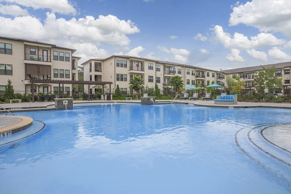 Pool at Ivy Point Kingwood Apartments