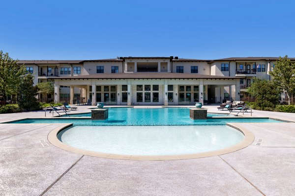 Pool at Ivy Point Kingwood Apartments