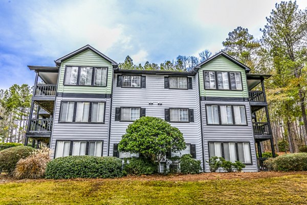 Champions Glen: Elegant of luxury apartments in vibrant neighborhood