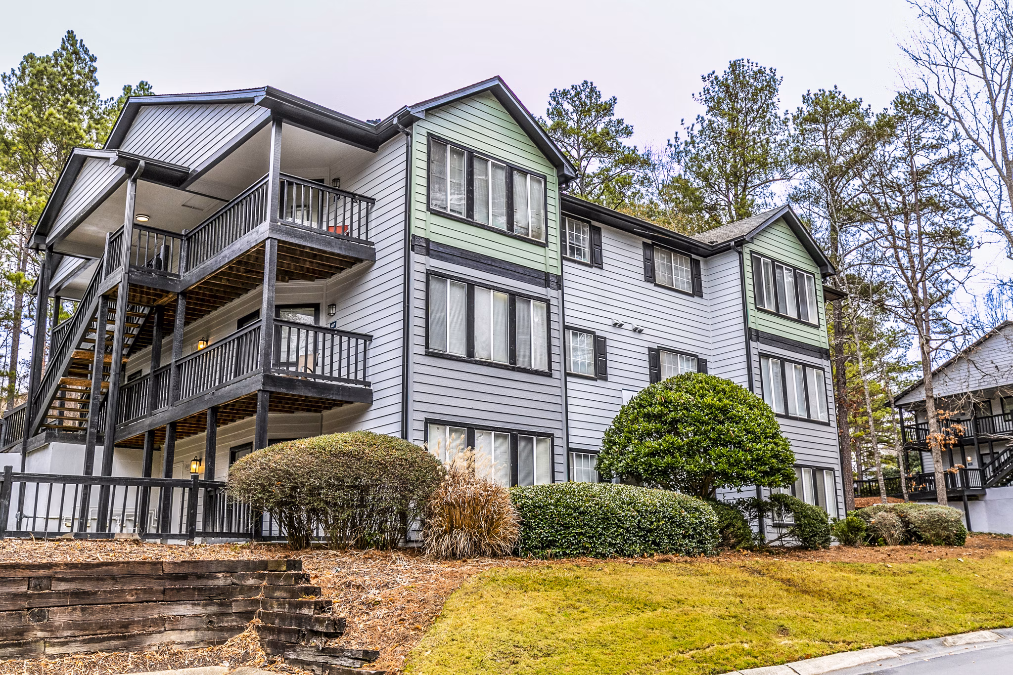 Champions Glen Apartments: Elegant of luxury living spaces in a serene location featuring manicured landscapes