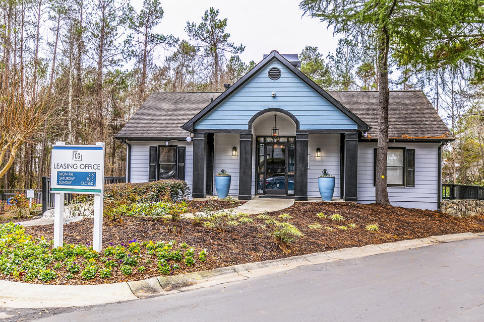 Modern clubhouse and leasing office in Champions Glen Apartments, featuring luxurious interiors and contemporary design