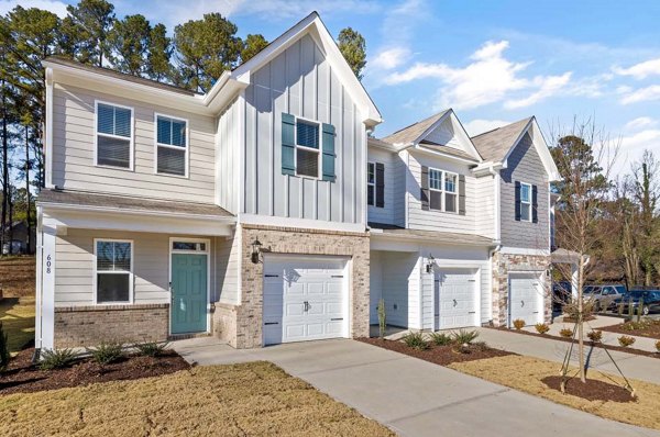 exterior at Ashford Townes Apartments