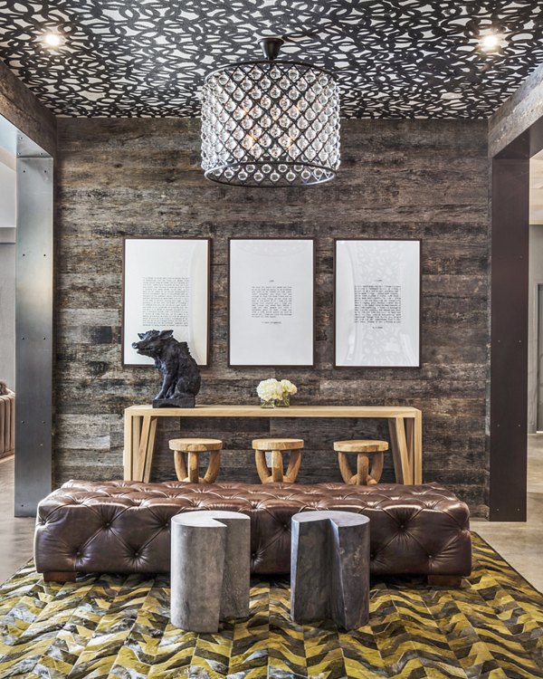 Clubhouse lobby with contemporary design and art pieces at Telegraph Arts Apartments