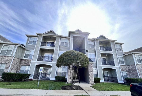 exterior at Mirabella Apartments