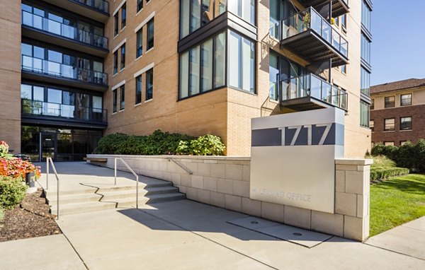 exterior at 1717 Evanston Apartments 