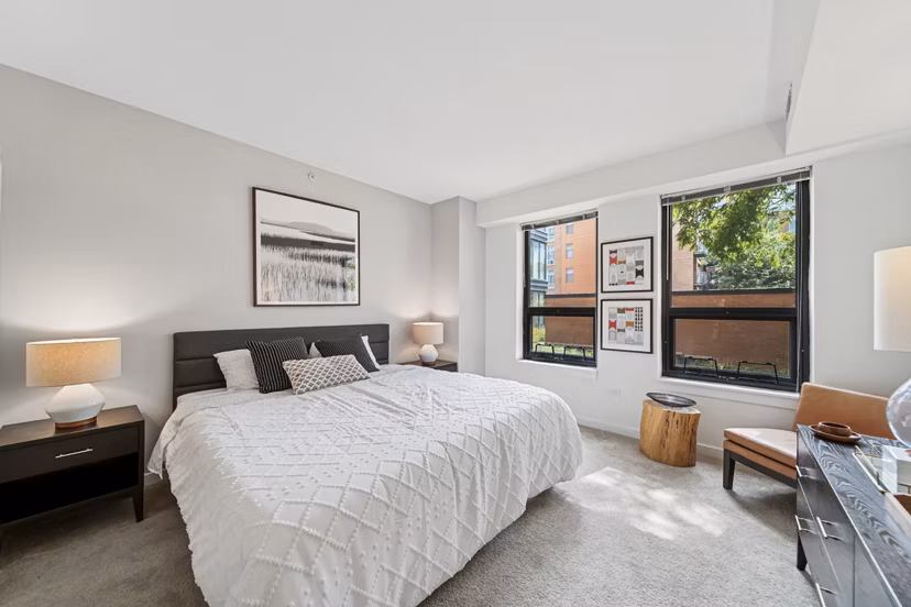bedroom at 1717 Evanston Apartments
