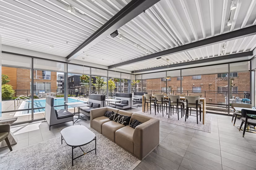 clubhouse at 1717 Evanston Apartments
