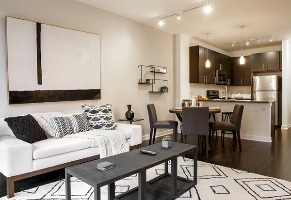 living room at 1717 Evanston Apartments 