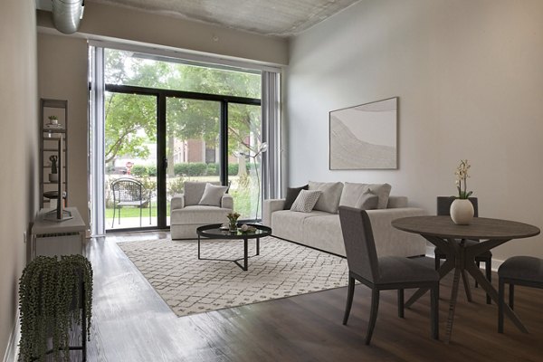 living room at 1717 Evanston Apartments 