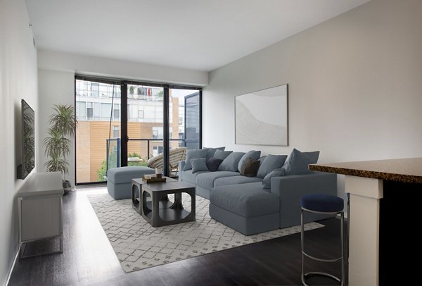 living room at 1717 Evanston Apartments 