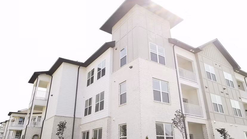 The Ravelle at Ridgeview: Elegant design of luxury apartments in a serene neighborhood