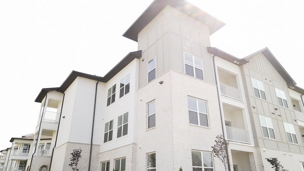 exterior at The Ravelle at Ridgeview Apartments