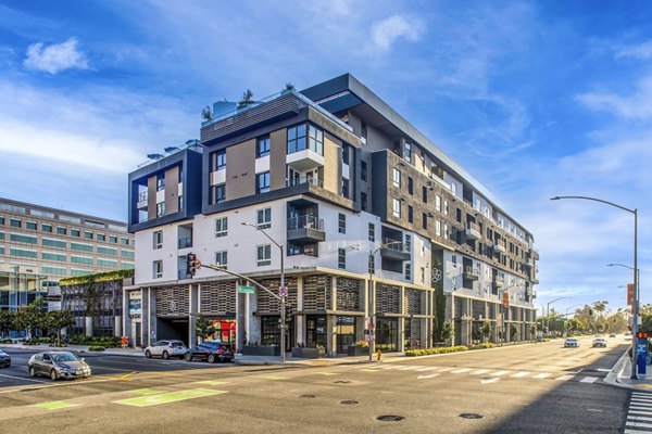 building/exterior at Magnolia & Broadway Apartments