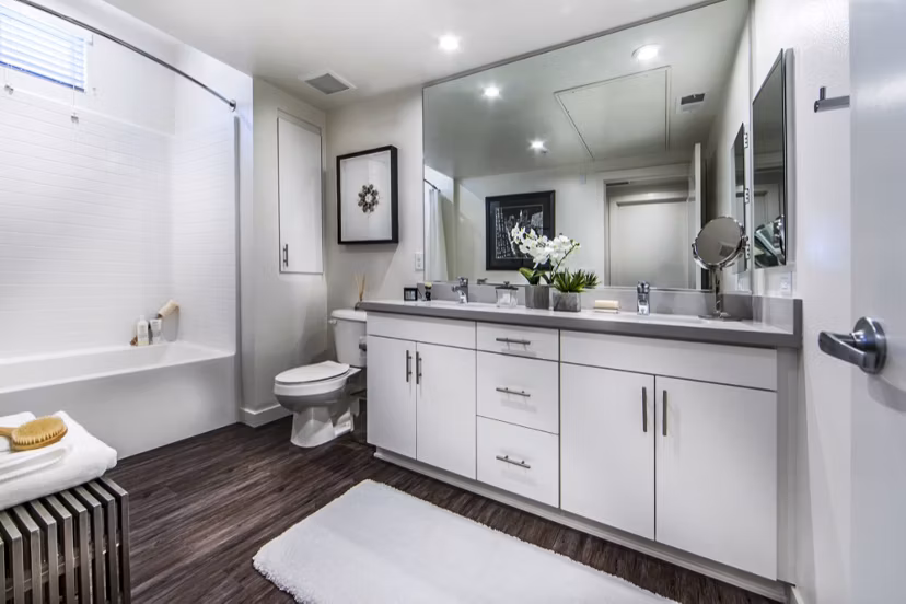 Haven76 Apartments: Luxurious bathroom with modern fixtures and stylish design