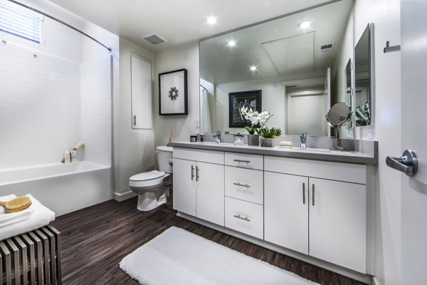 Haven76 Apartments: Luxurious bathroom with modern fixtures and stylish design