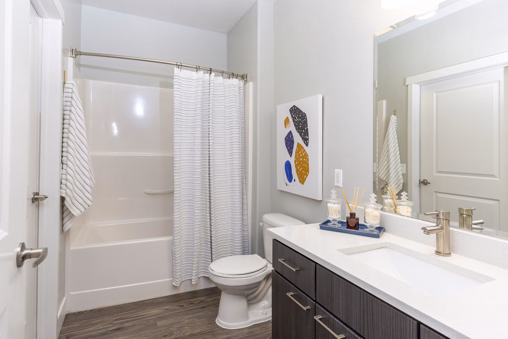 Bathroom with modern fixtures at 644 City Station Apartments